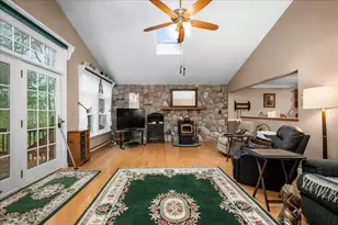 11 Riverside Dr, Webster, MA 01570 - Photo 16