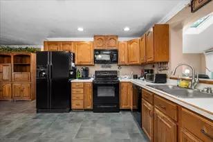 11 Riverside Dr, Webster, MA 01570 - Photo 12
