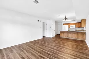 24 Greenleaves Dr, Amherst, MA 01002 - Photo 8