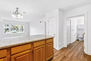 24 Greenleaves Dr, Amherst, MA 01002 - Photo 4