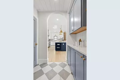 847 E 5th St #2, Boston, MA 02127 - Photo 10
