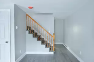 1049 Pleasant St, New Bedford, MA 02740 - Photo 6