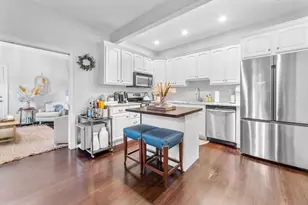582 E 4th St, Boston, MA 02127 - Photo 8