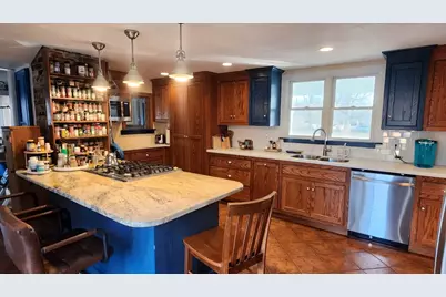 369 Village St, Medway, MA 02053 - Photo 8