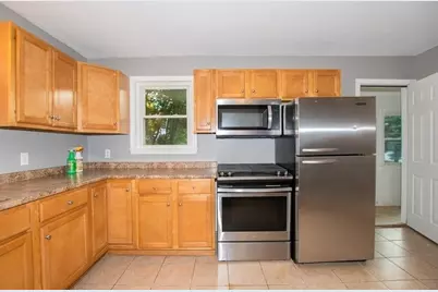 75 Hammond St #1, Bridgewater, MA 02324 - Photo 2