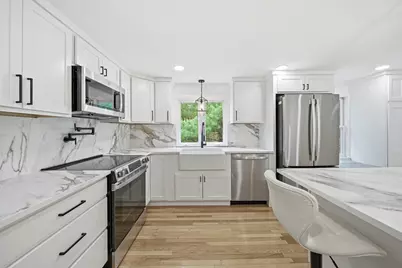 6 Richardson St, Uxbridge, MA 01569 - Photo 6