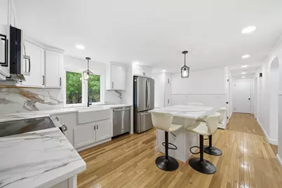 6 Richardson St, Uxbridge, MA 01569 - Photo 4