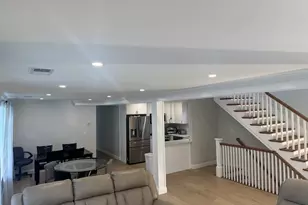 17 Cherry St, Medford, MA 02155 - Photo 4