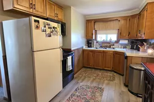 27 Cross St, Grafton, MA 01560 - Photo 6