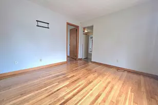 27 Cross St, Grafton, MA 01560 - Photo 2