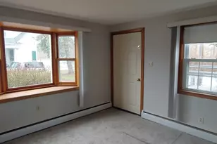 27 Cross St, Grafton, MA 01560 - Photo 4