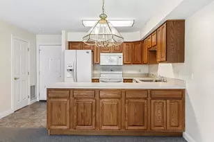 26 Greenleaves Dr, Amherst, MA 01002 - Photo 6