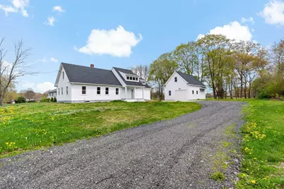 539 Maple Ave, Swansea, MA 02777 - Photo 2