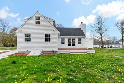 539 Maple Ave, Swansea, MA 02777 - Photo 4