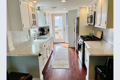 155 W 9th St #2, Boston, MA 02127 - Photo 2