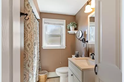 109 Alvarado Ave, Worcester, MA 01604 - Photo 16
