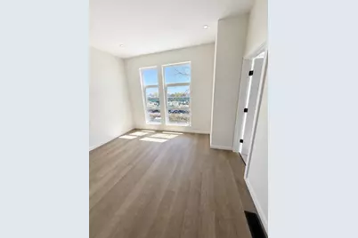 546 Saratoga St #3r, Boston, MA 02128 - Photo 12