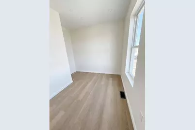 546 Saratoga St #3r, Boston, MA 02128 - Photo 8
