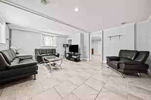 29 Hanson St, Somerville, MA 02143 - Photo 28