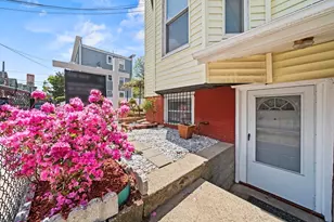 29 Hanson St, Somerville, MA 02143 - Photo 2