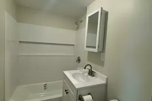 685 E 7th St, Boston, MA 02127 - Photo 10