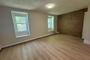 685 E 7th St, Boston, MA 02127 - Photo 4