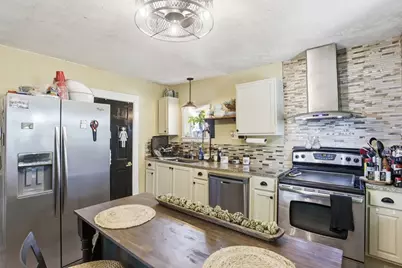 24 Lawrence St, Fitchburg, MA 01420 - Photo 16