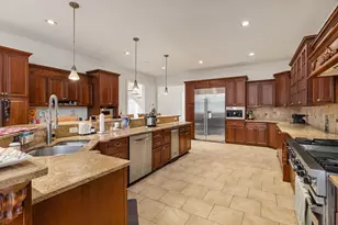 Six Ashley Ct, Lynnfield, MA 01940 - Photo 8