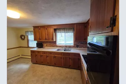 12 Charles St, Douglas, MA 01516 - Photo 12