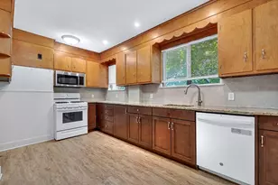 16-18 Russell Rd, Newton, MA 02458 - Photo 14