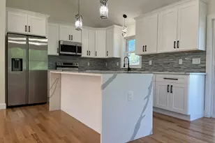 272 S Main St, Hopedale, MA 01747 - Photo 12