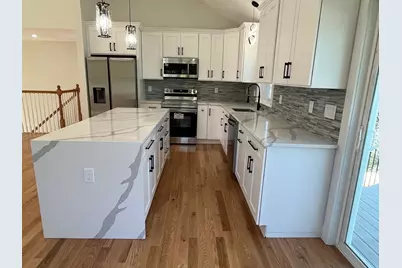 272 S Main St, Hopedale, MA 01747 - Photo 14