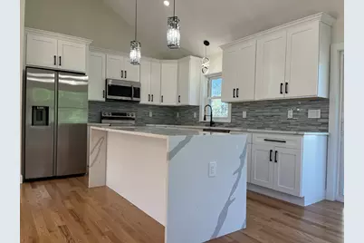 272 S Main St, Hopedale, MA 01747 - Photo 10
