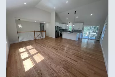 272 S Main St, Hopedale, MA 01747 - Photo 10