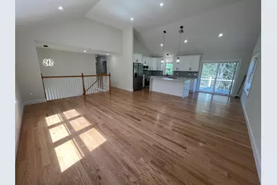 272 S Main St, Hopedale, MA 01747 - Photo 8