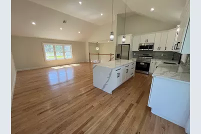 272 S Main St, Hopedale, MA 01747 - Photo 12