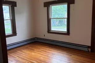 349 Oak St, Clinton, MA 01510 - Photo 4