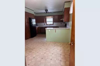 349 Oak St, Clinton, MA 01510 - Photo 6