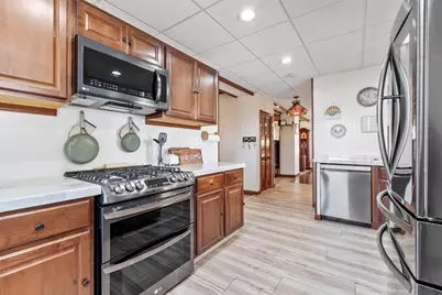 28 Lakewood St, Worcester, MA 01603 - Photo 4