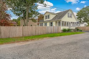 34 Julian Rd, Randolph, MA 02368 - Photo 4