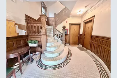 35 Westbourne Ter #2, Brookline, MA 02446 - Photo 2