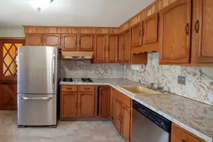 17 McBride St, Springfield, MA 01104 - Photo 10