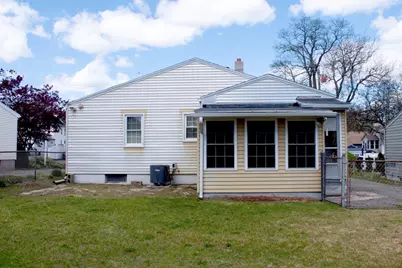 17 McBride St, Springfield, MA 01104 - Photo 8