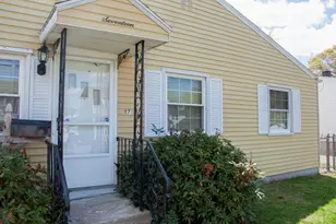 17 McBride St, Springfield, MA 01104 - Photo 2
