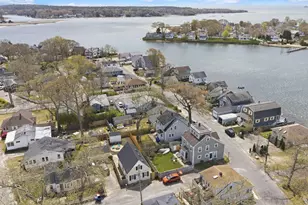 8 Cottage St, Wareham, MA 02571 - Photo 1