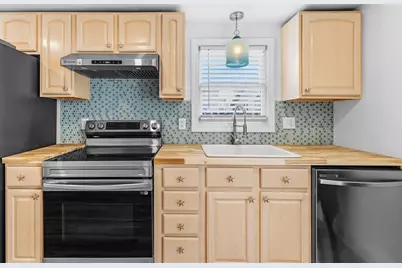 8 Cottage St, Wareham, MA 02571 - Photo 6