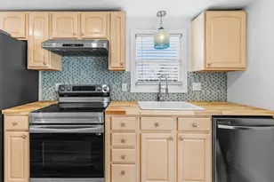 8 Cottage St, Wareham, MA 02571 - Photo 6
