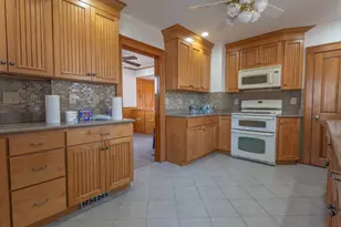 14 Vanness Rd, Weymouth, MA 02191 - Photo 2