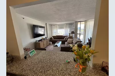 872 Massachusetts Ave #406, Cambridge, MA 02139 - Photo 1