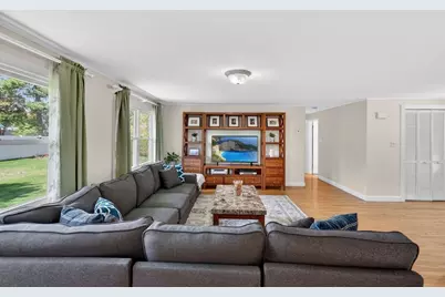 34 Homestead Rd, Lynnfield, MA 01940 - Photo 6